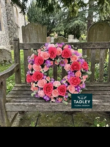 Traditional Wreath Pink Extra Filled